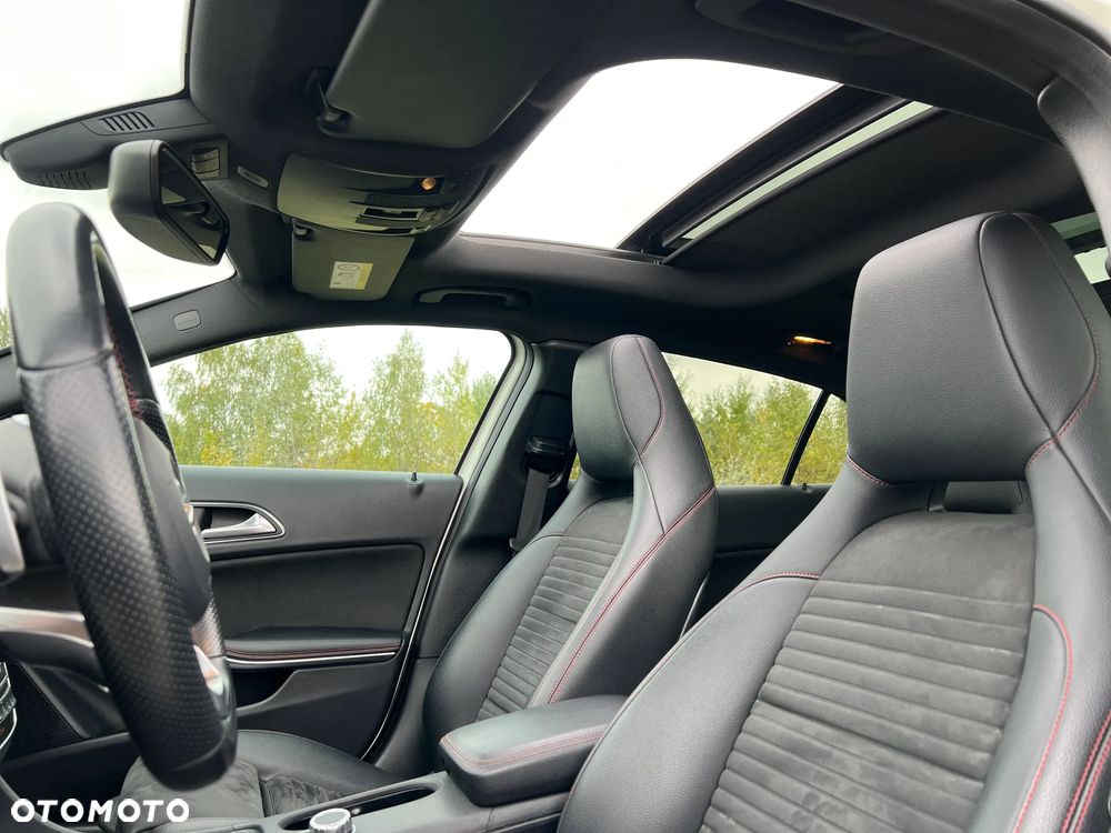 Mercedes-Benz GLA 250 4-Matic AMG Line - 23