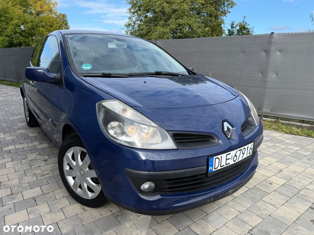 Renault Clio 2005 photo 2