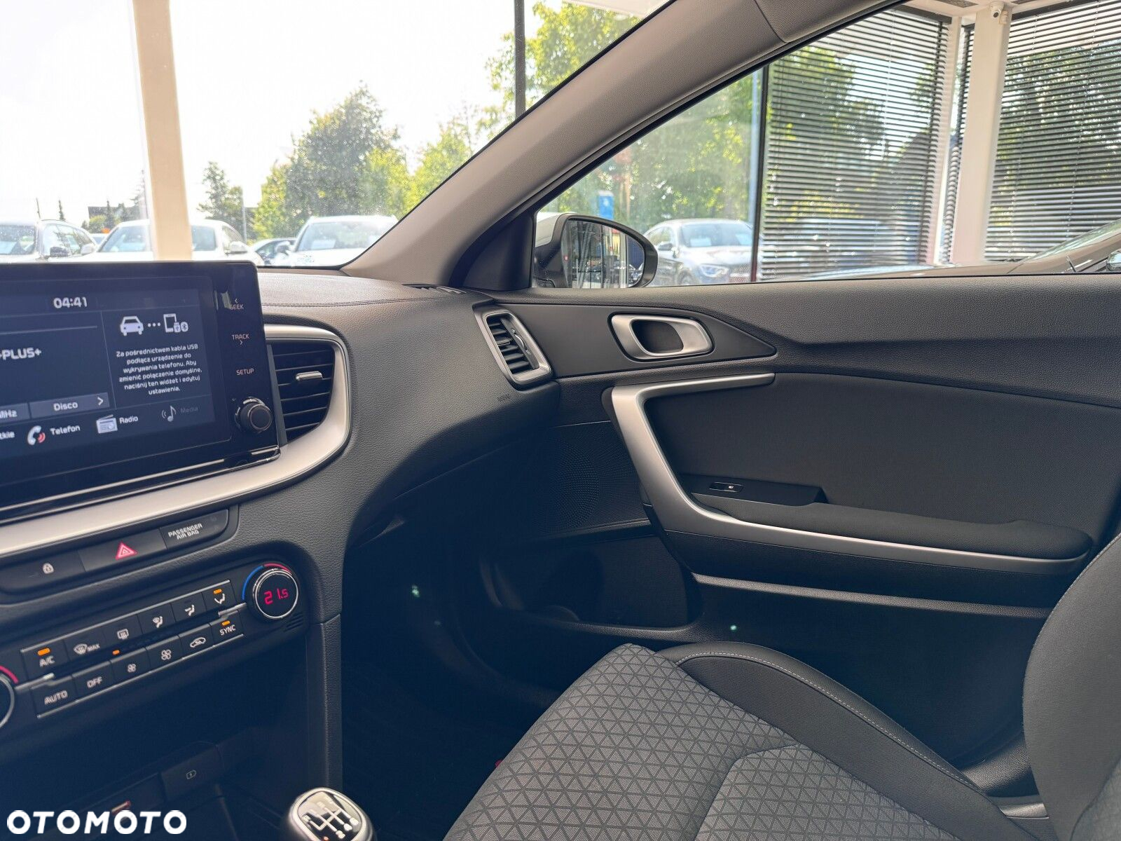 Kia Ceed - 25