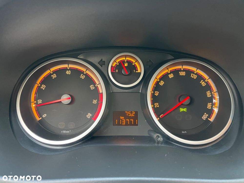 Opel Corsa 1.4 16V Cosmo - 15