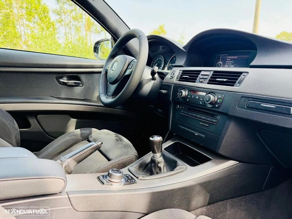 BMW 320 d Coupe Edição M - 26