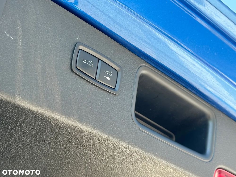 Porsche Macan Turbo - 30