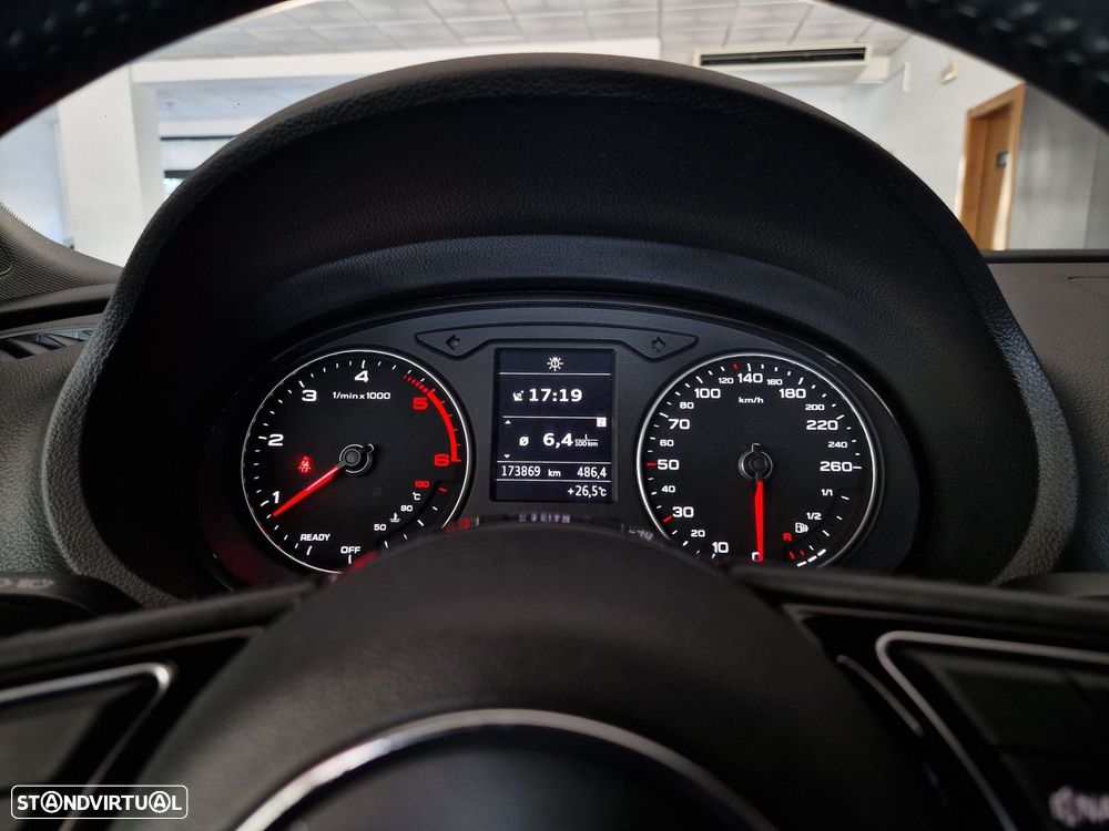 Audi A3 Limousine 1.6 TDI Design - 12