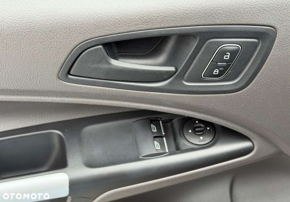 Ford Transit Connect - 15