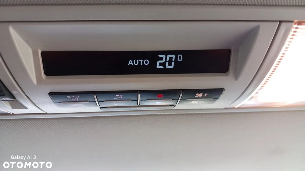 Volkswagen Caravelle 2.0 TDI L2 Comfortline - 15