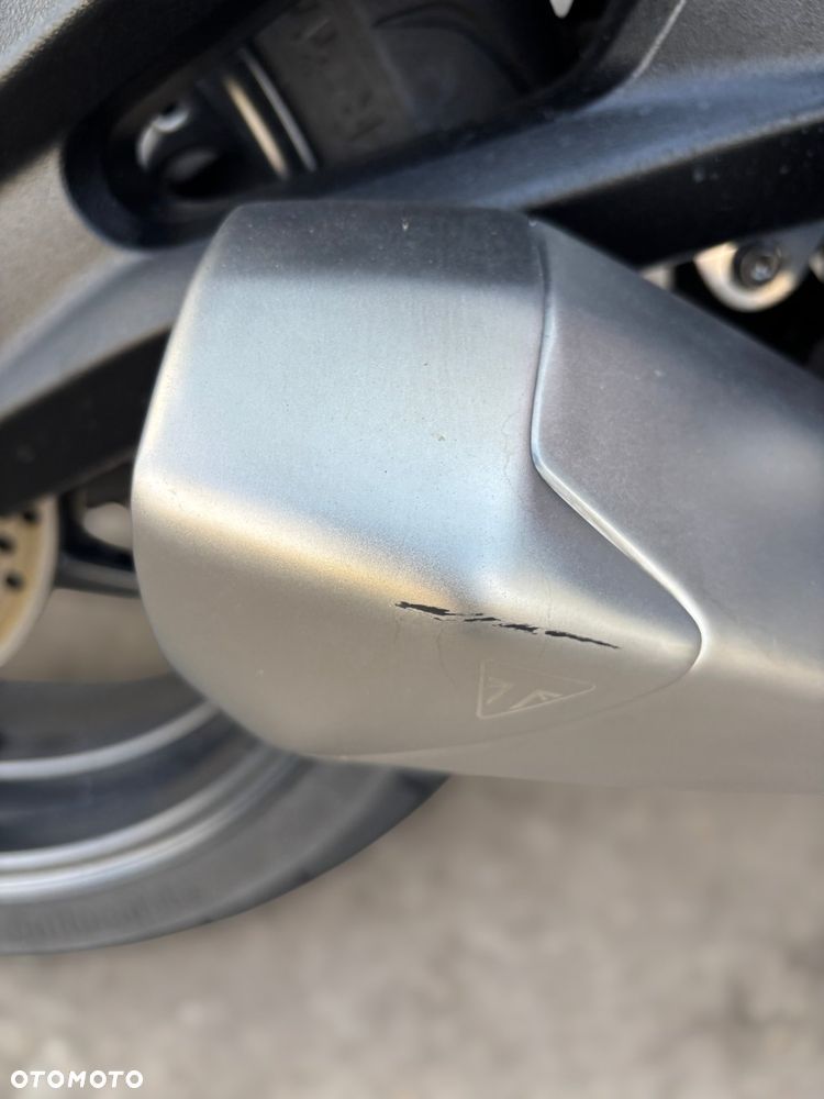 Triumph Street Triple - 11
