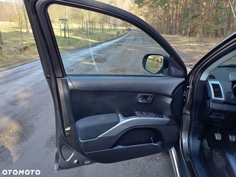 Mitsubishi Outlander 2.2 DI-D ClearTec 2WD Edition - 16