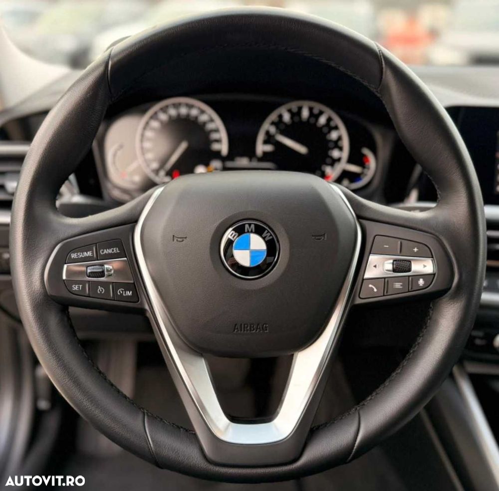 BMW Seria 3 320i AT - 22