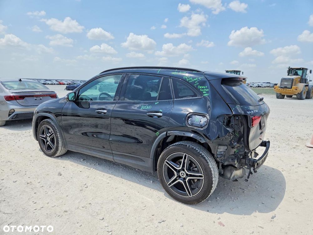 Mercedes-Benz GLA 250 4Matic 8G-DCT AMG Line - 5
