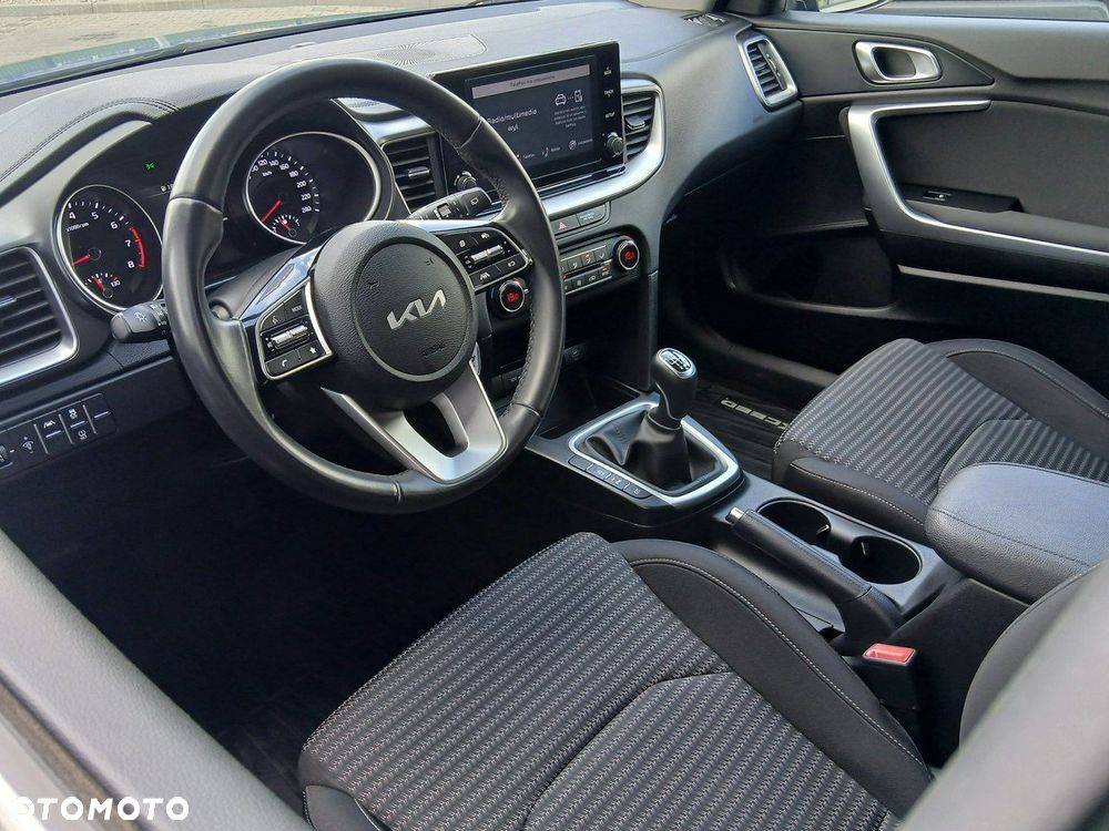 Kia XCeed 1.5 T-GDI M - 17