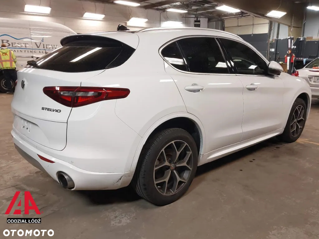 Alfa Romeo Stelvio 2.0 Turbo 16V AT8-Q4 Veloce Ti - 5