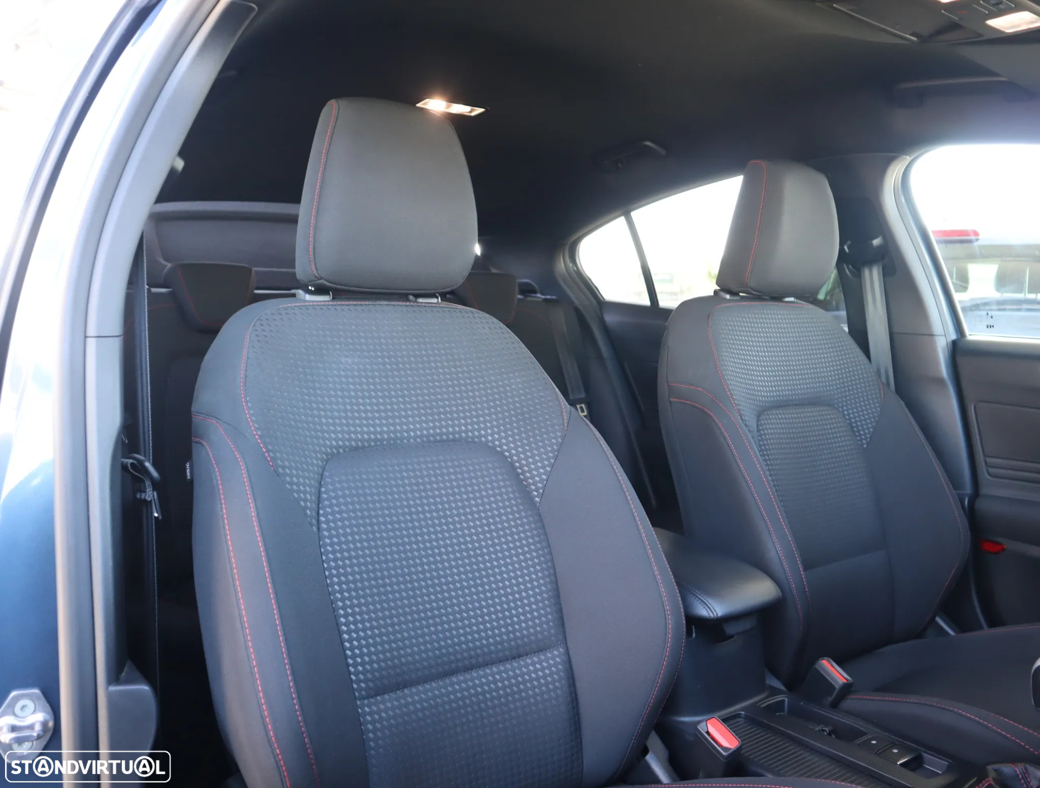 Ford Focus 1.0 EcoBoost MHEV ST-Line - 5