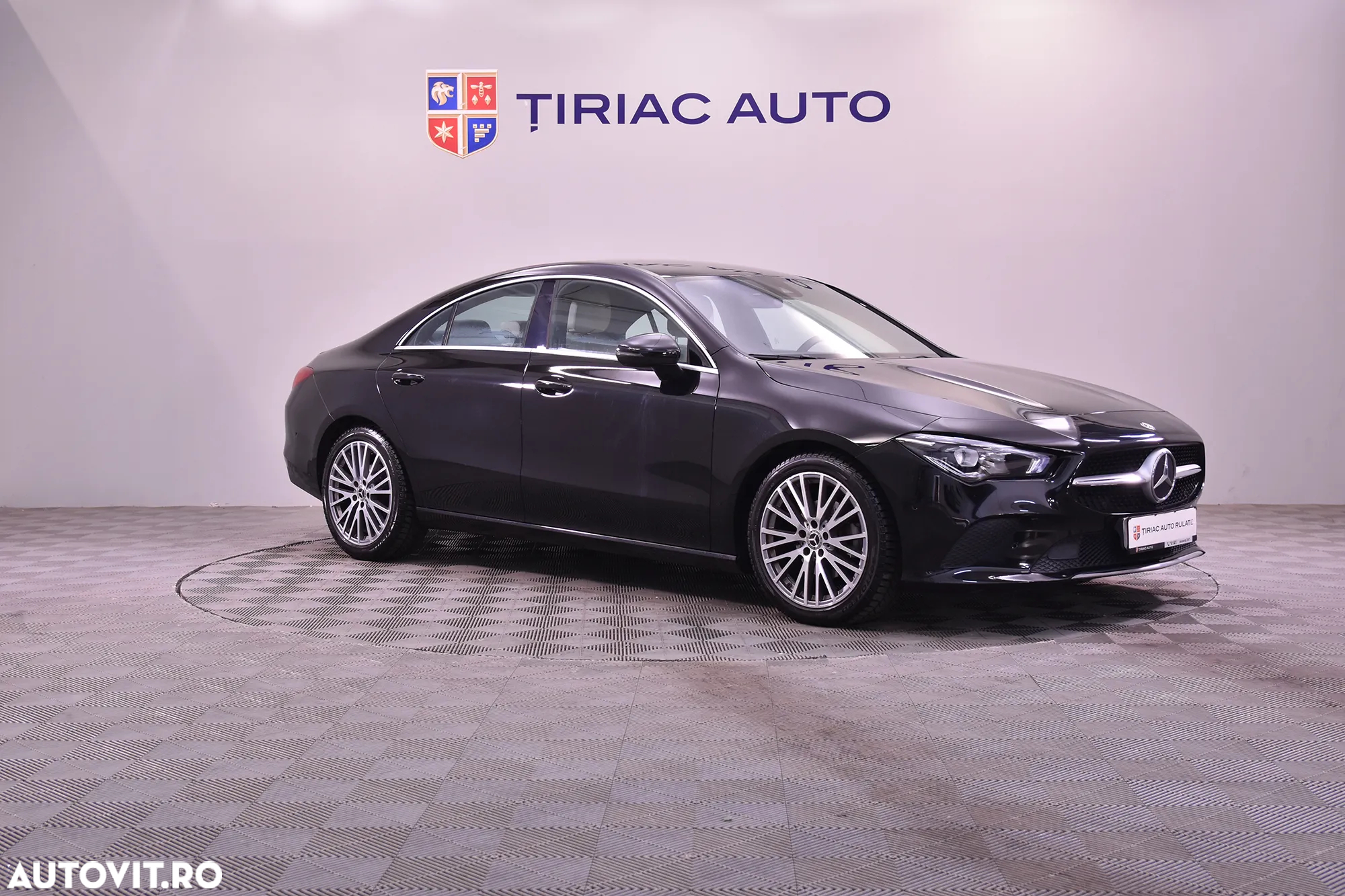 Mercedes-Benz CLA 180 7G-DCT - 7
