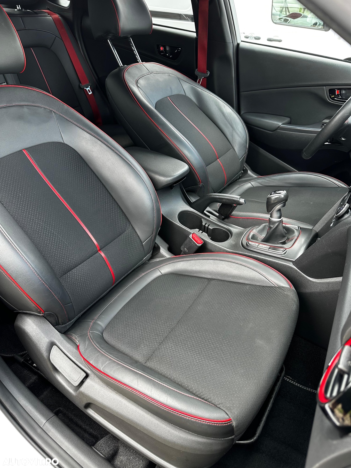 Hyundai KONA 1.0 T-GDI 2WD Premium + - 22