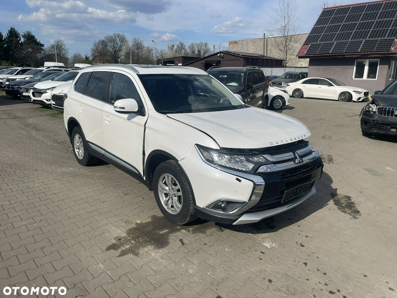 Mitsubishi Outlander 2.2 DI-D 4WD Automatik Intense - 2