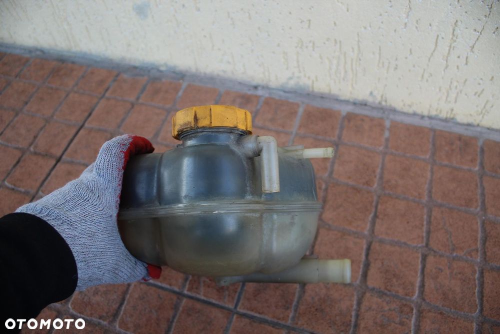 ZBIORNICZEK WYRÓWNAWCZY OPEL CORSA D 1.0 55702164 - 4