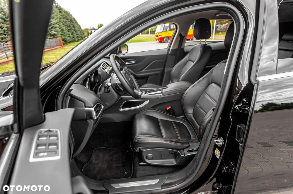 Jaguar F-Pace D200 AWD R-Dynamic S - 6