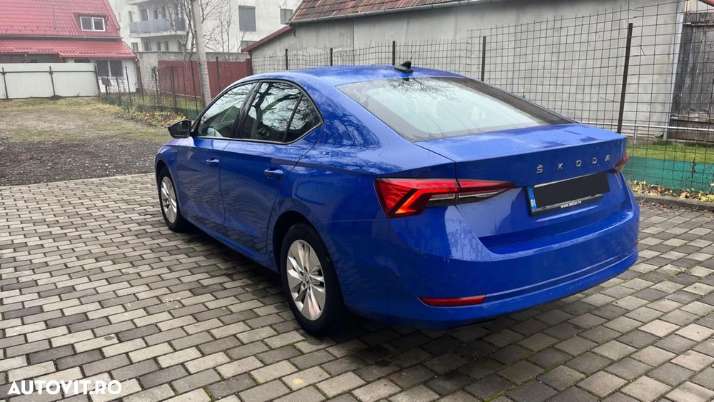 Skoda Octavia 2.0 TDI DSG Ambition - 2