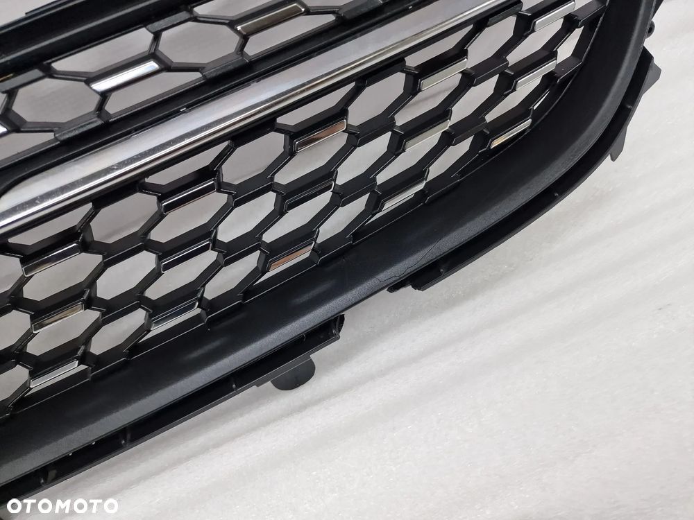 OPEL CORSA F 19- ATRAPA / GRILL PRZEDNI PRZÓD / CHROMOWANE PASECZKI , NR 9829474180 / 982947418000 , NR AUKCJI GL4 - 7