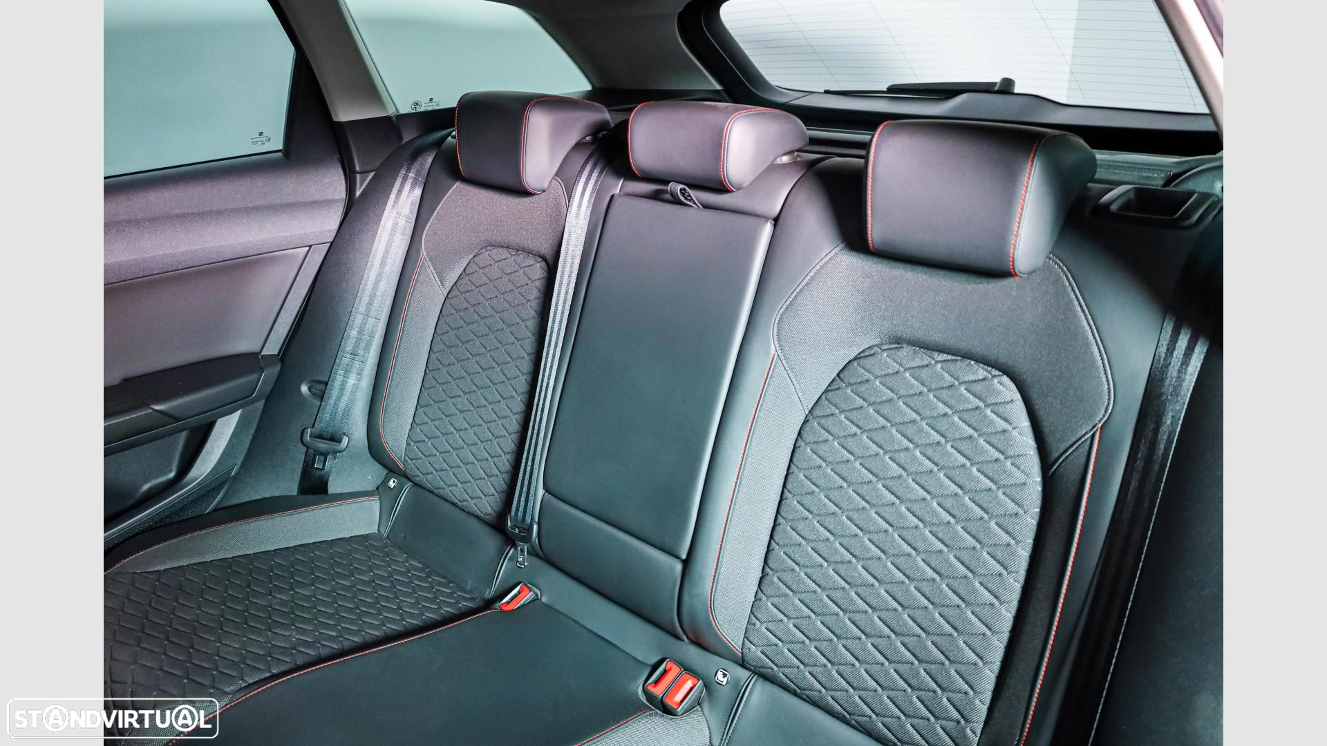 Cupra Leon 1.5 eTSI MID DSG - 8