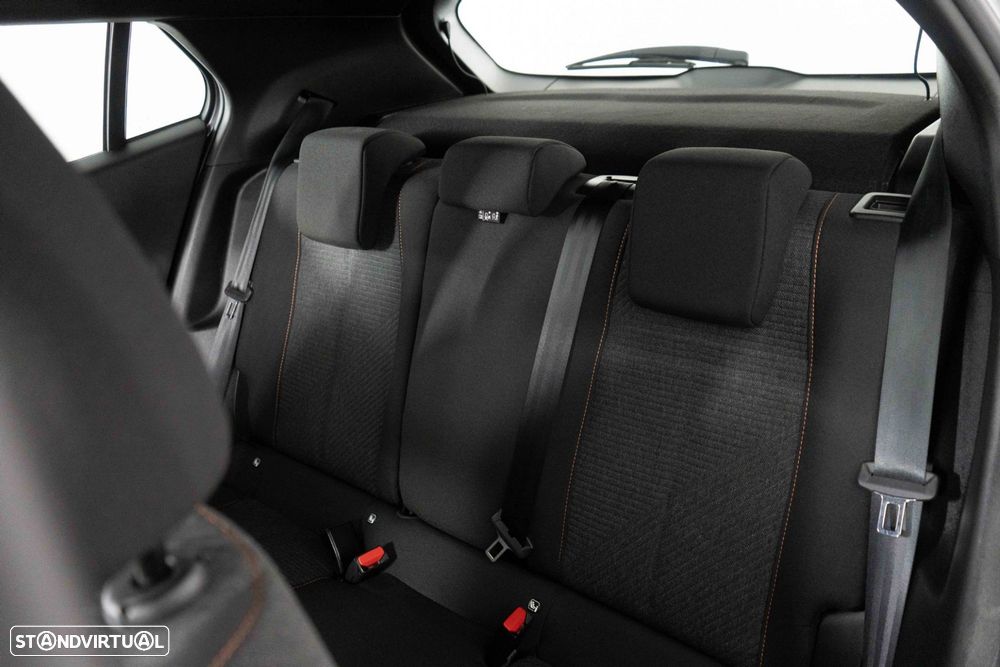 Peugeot 2008 1.2 Hybrid Style e-DCS6 - 11