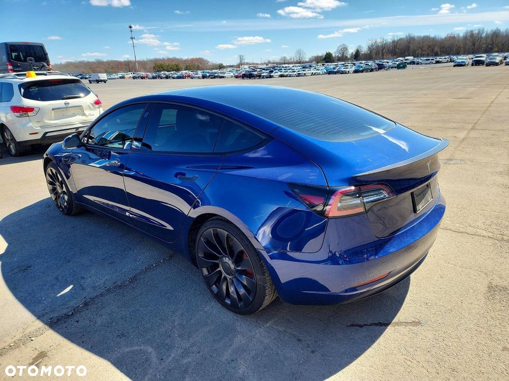 Tesla Model 3 - 3