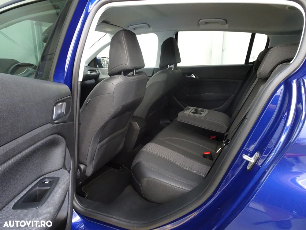 Peugeot 308 1.2 L PureTech Turbo S&S Allure - 8