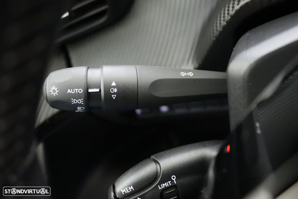 Peugeot e-2008 50 kWh Allure Pack - 17