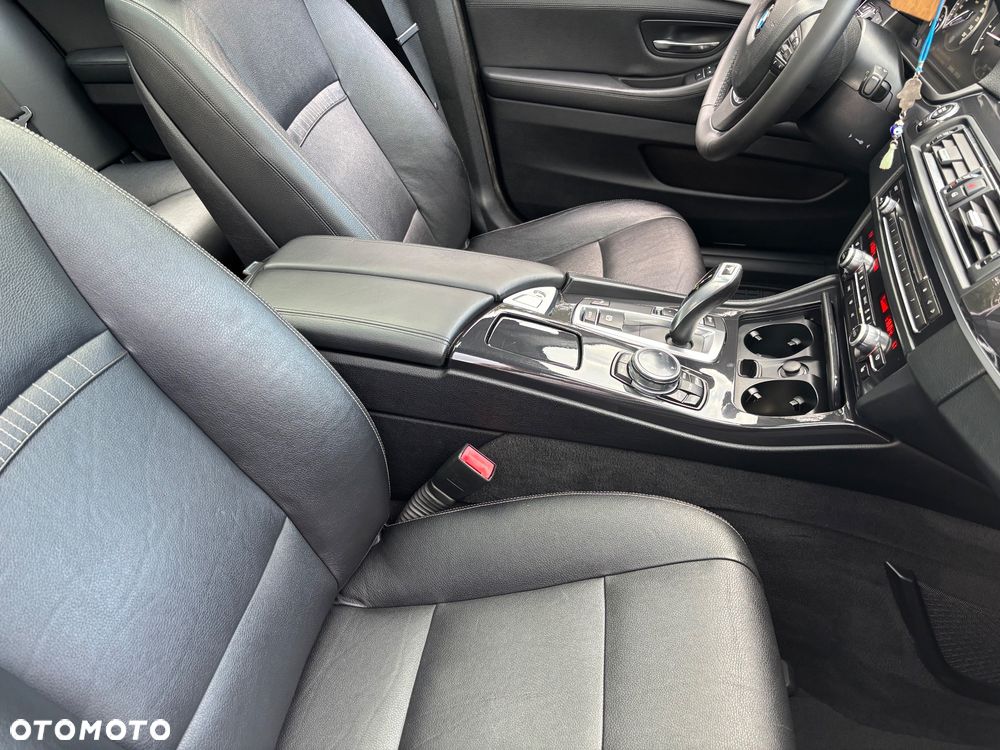 BMW Seria 5 520d Luxury Line - 26