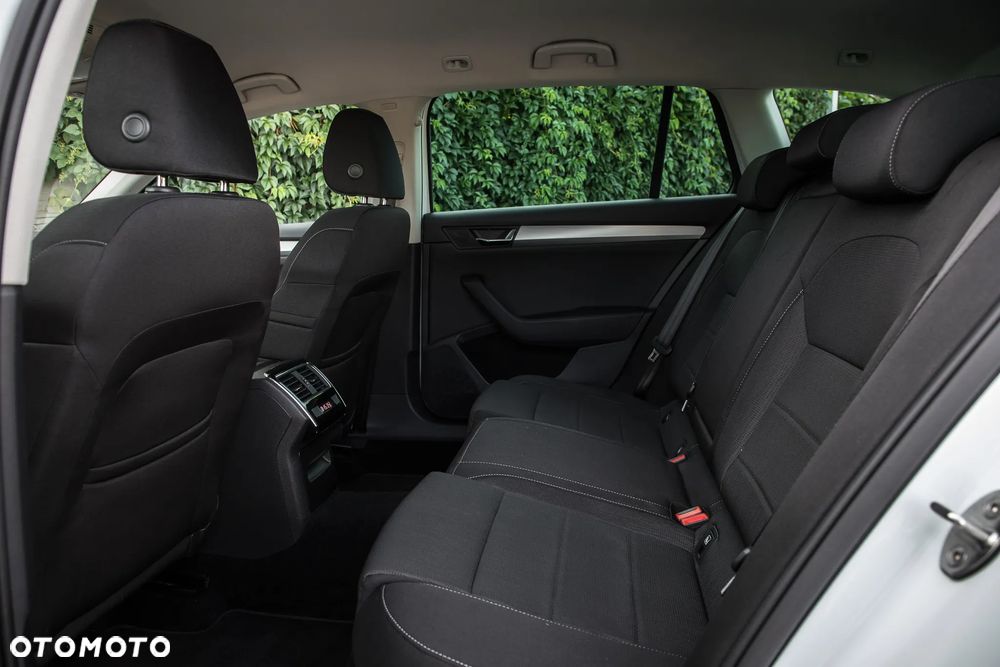 Skoda Superb 2.0 TDI 4x4 DSG Style - 29