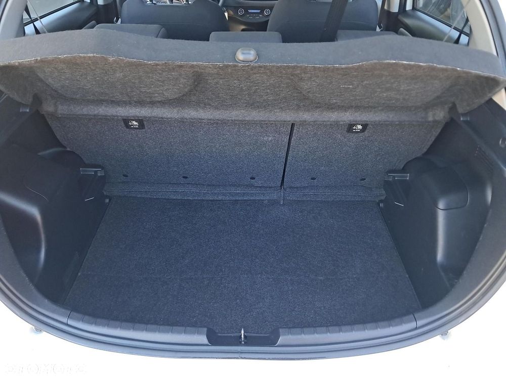 Toyota Yaris - 12