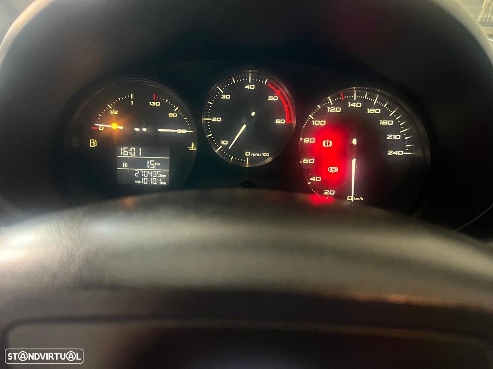 SEAT Leon 1.6 TDI ECOMOTIVE Sport Start/Stop - 3