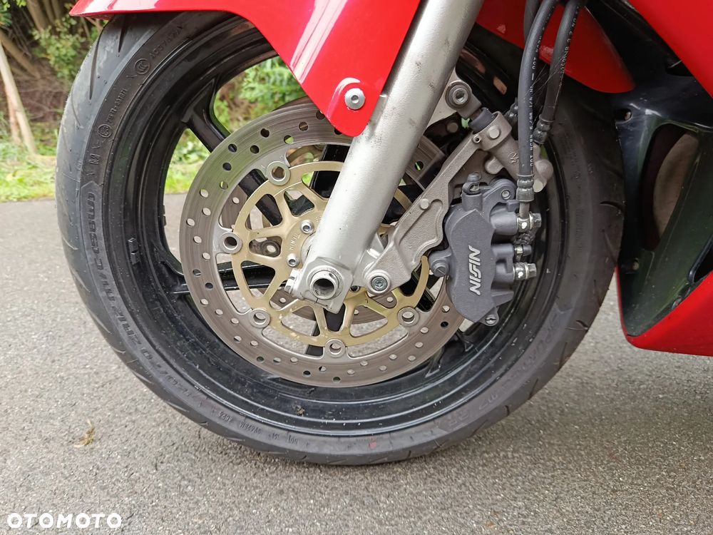 Honda VFR - 14