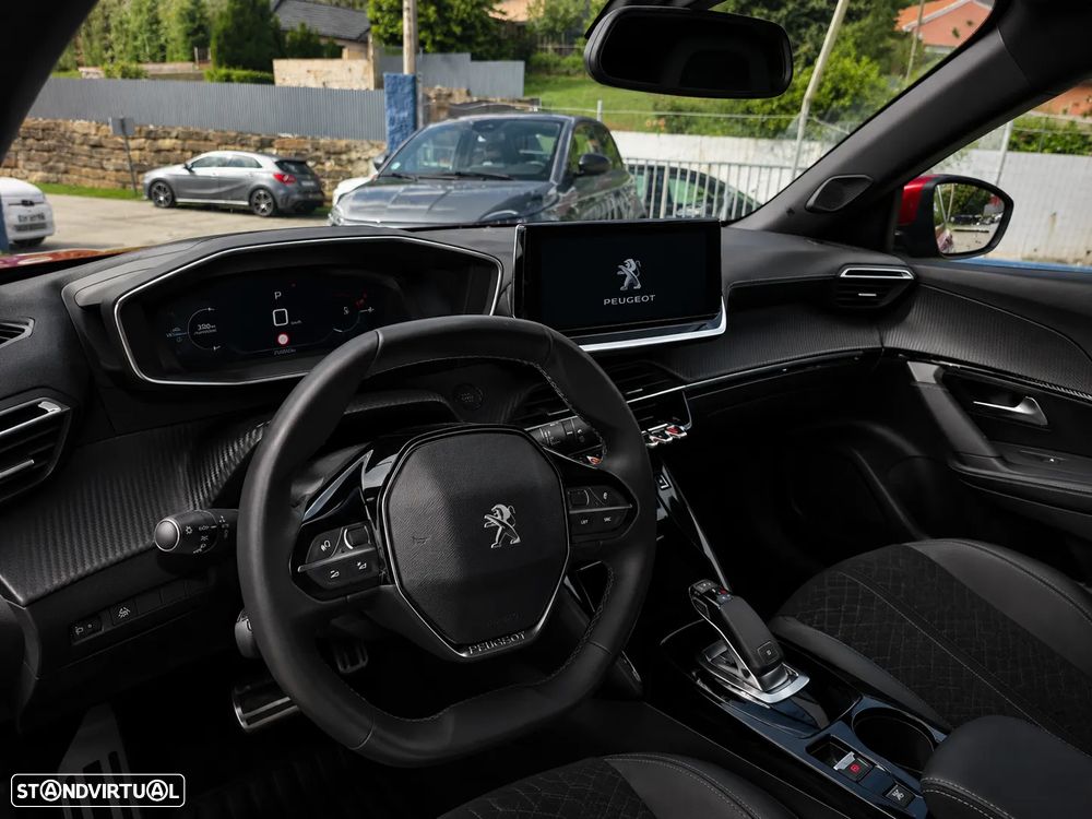Peugeot e-2008 Allure - 4