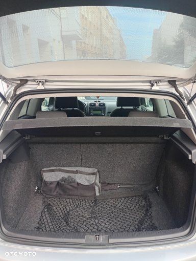 Volkswagen Golf - 6