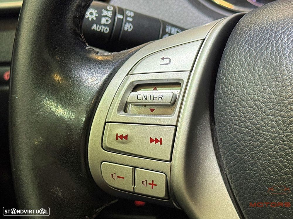 Nissan Qashqai 1.5 dCi N-Connecta - 23