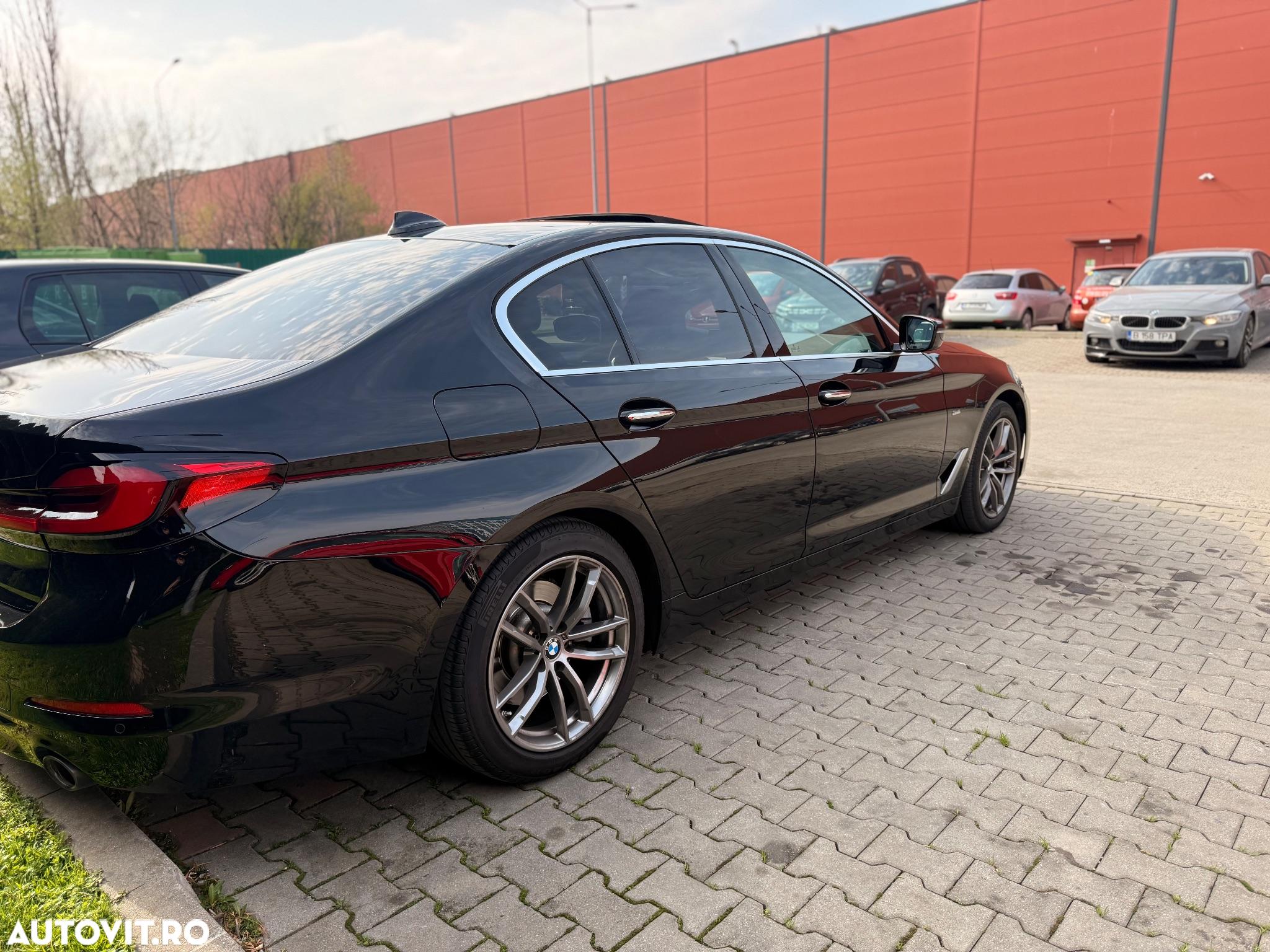 BMW Seria 5 520d xDrive AT - 3