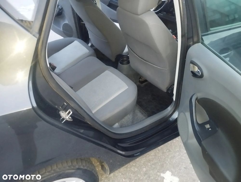 Volkswagen Polo - 19
