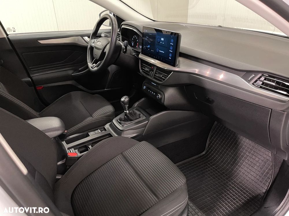 Ford Focus 1.0 EcoBoost Titanium - 11