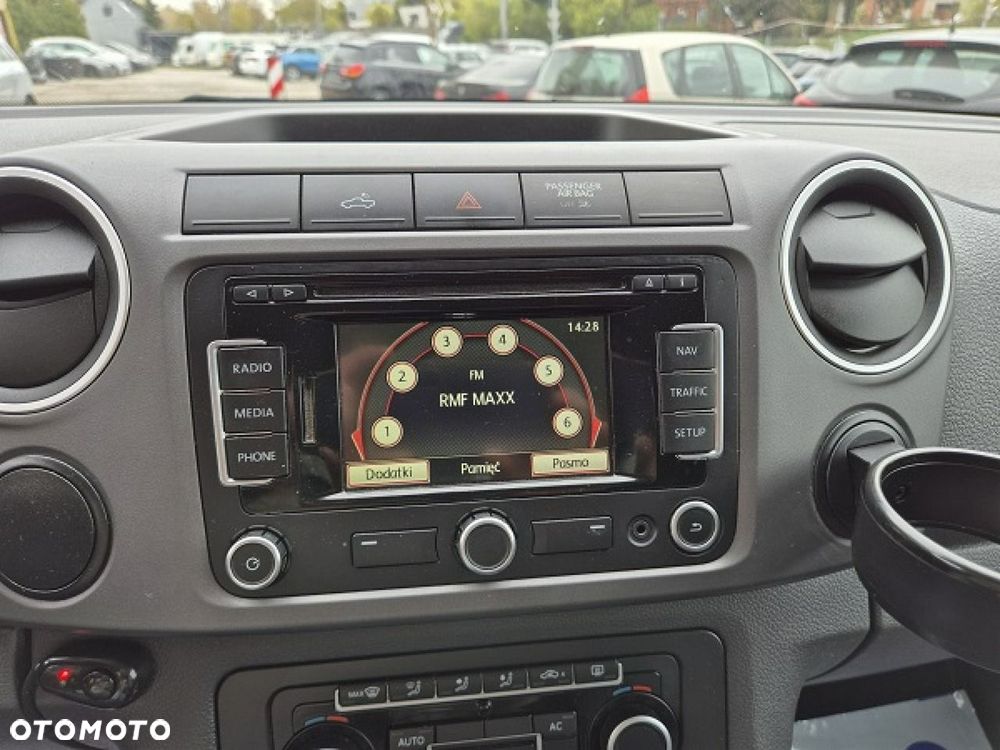 Volkswagen Amarok - 21