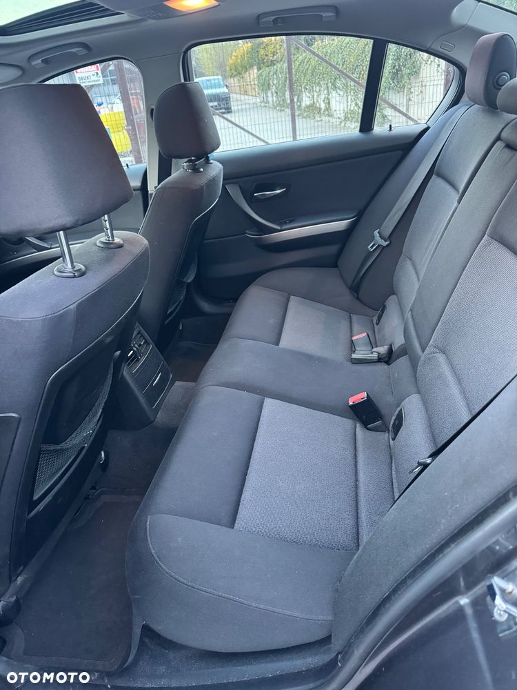 BMW Seria 3 318i - 6