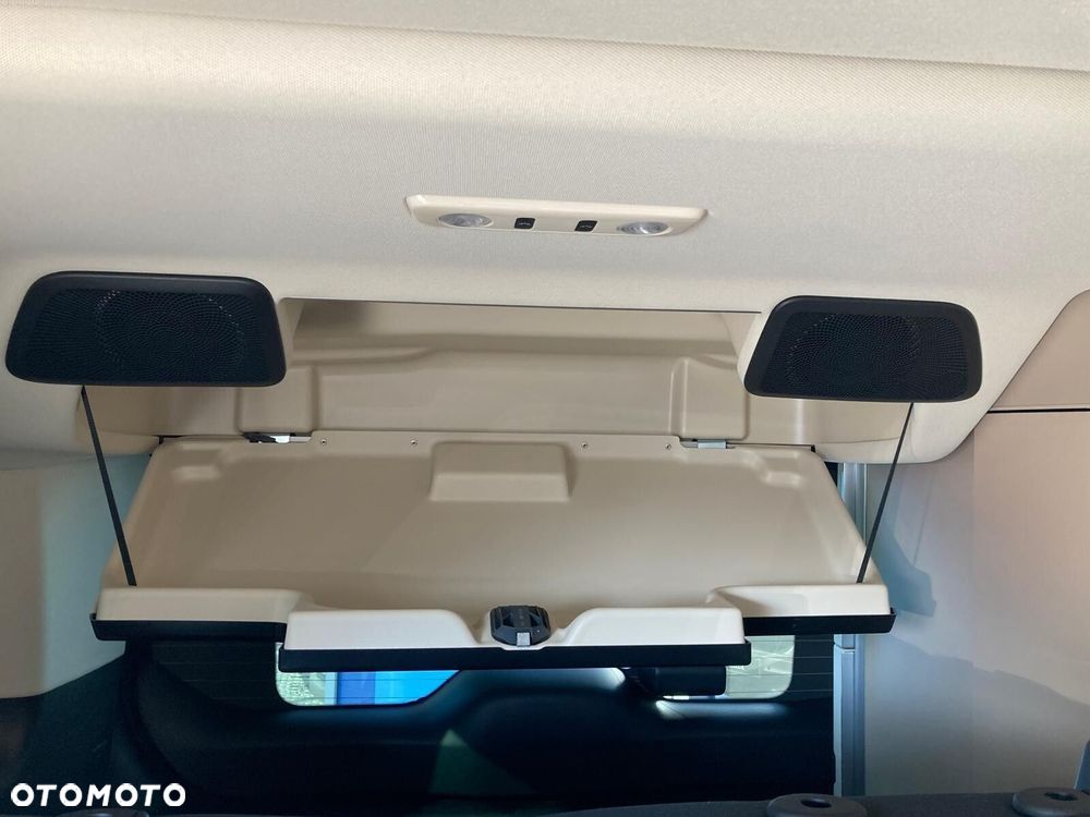 Mercedes-Benz Klasa V - 26