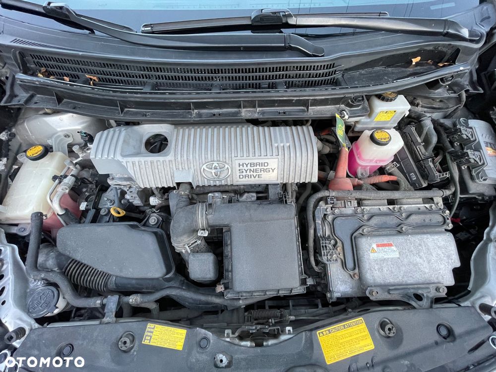 Toyota Prius 1.8 HSD Prestige - 30