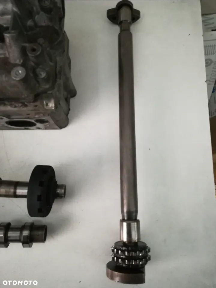 GŁOWICA 3.0CDI V6 R6420163901 WAŁEK ROZRZĄDU, WAŁEK BALANSOWY - 4