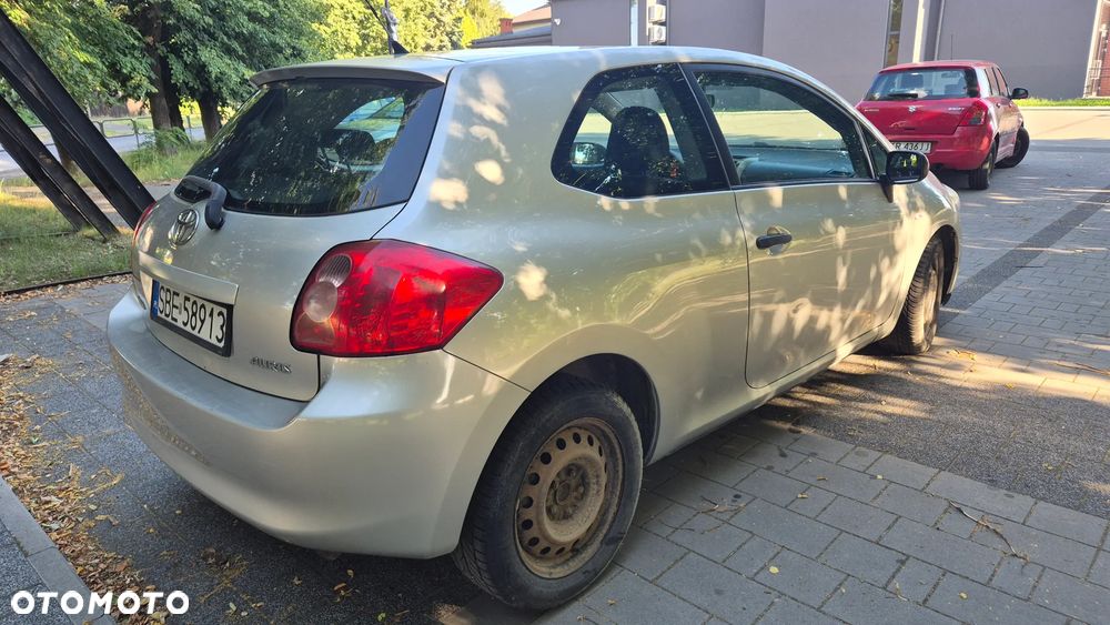 Toyota Auris 1.4 D-4D Luna - 4