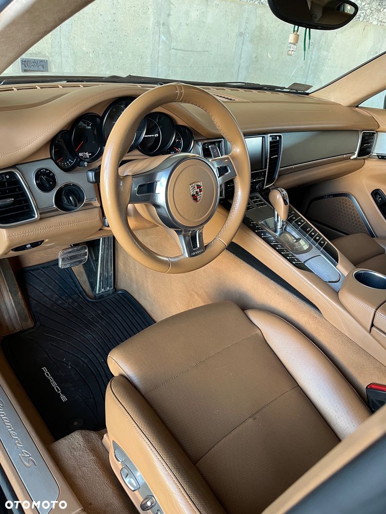 Porsche Panamera 4S PDK - 16
