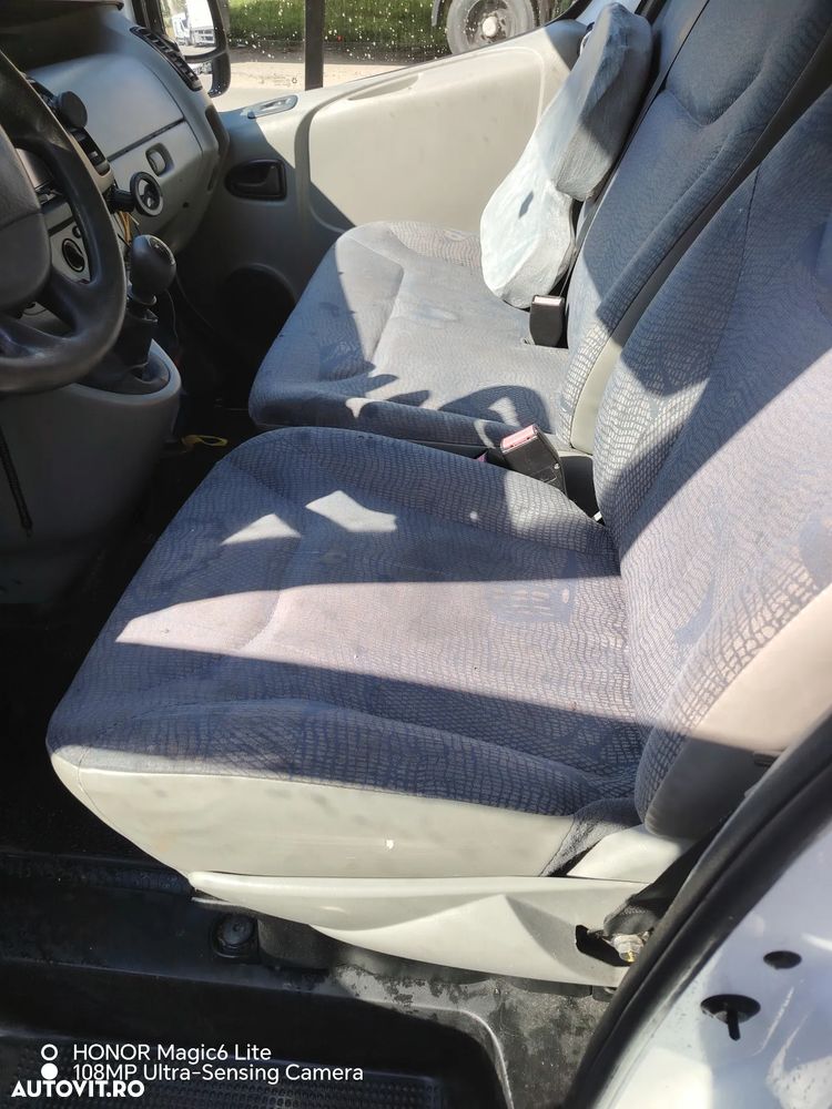 Renault trafic - 3