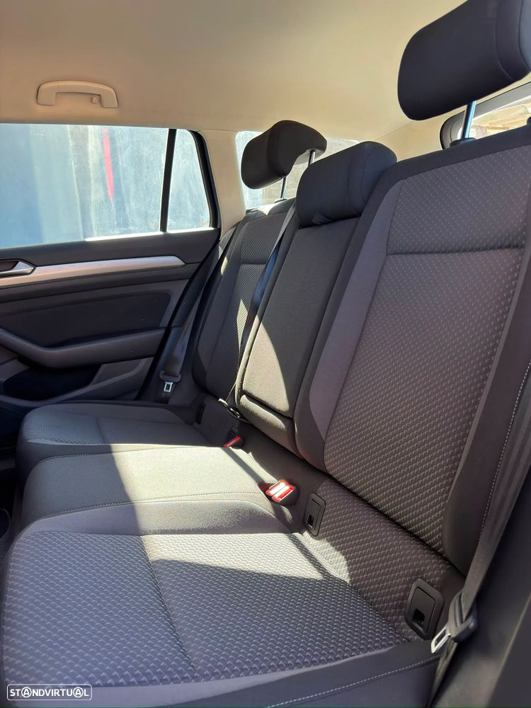 VW Passat 1.6 TDI (BlueMotion ) Trendline - 14