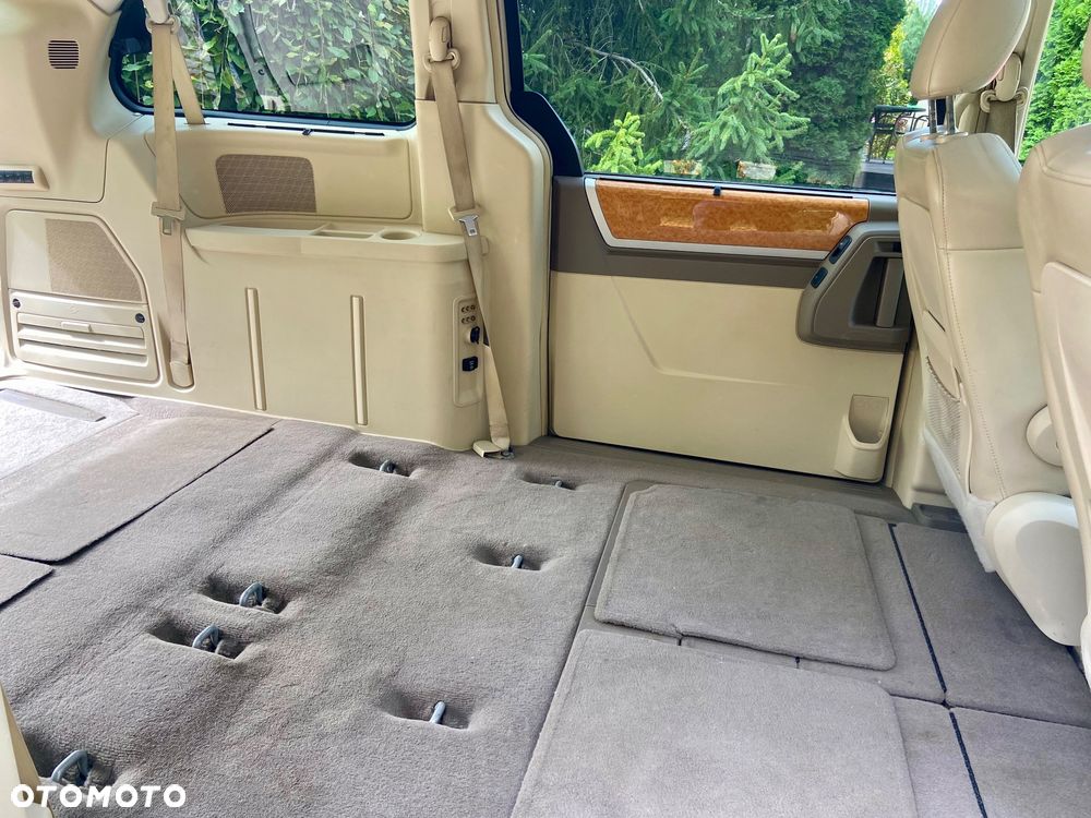 Chrysler Town & Country 3.8 - 12