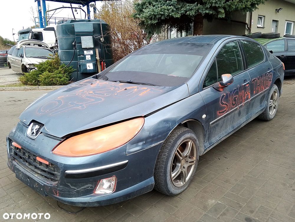 Peugeot 407 I Przed Lift (04-08r.) 2.0D 136KM. Silnik RHR (DW10BTED4) Skrzynia 20HZ32,  CP23X66,  CD58X71,  4HP20,  2222JS,  2223PW lakier EZWD.Cały na części. GWARANCJA !!! Przód Tył Zestaw Komplet Drzwi Klapa Zderzak Błotnik Maska Grill Atrapa Szyba Pas Lampa Lusterko Boczki Fotel Kanapa Kokpit Deska Rozdzielcza Przełącznik Włącznik Sterownik Przewody Wiązka Instalacja Moduł Komputer Czujnik Listwa Pompa Alternator Wtryski Głowica Rozrusznik Kompresor Sprzęgło Dwumas Silnik Skrzynia ABS Klimatyzacji Paliwa Wspomagania Kolektor Turbina Przepustnica Zawór Chłodnica Koło Hak Belka Sanki Zawieszenie Mcpherson Półoś Amortyzator Wydech Tłumik Zacisk Most - 1